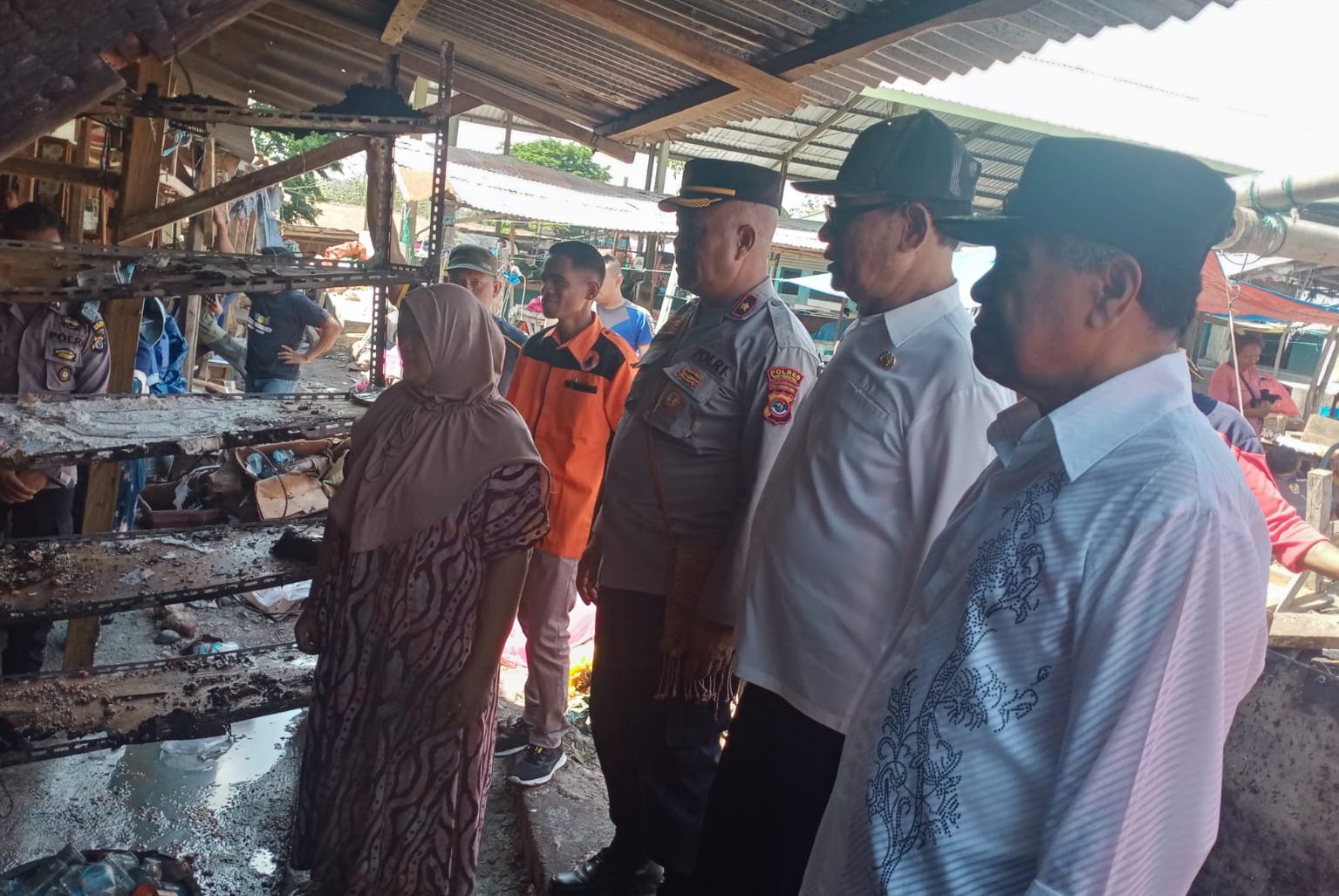 Bupati dan Wakil Bupati TTU Pantau Lokasi Kebakaran di Pasar Baru Kefamenanu