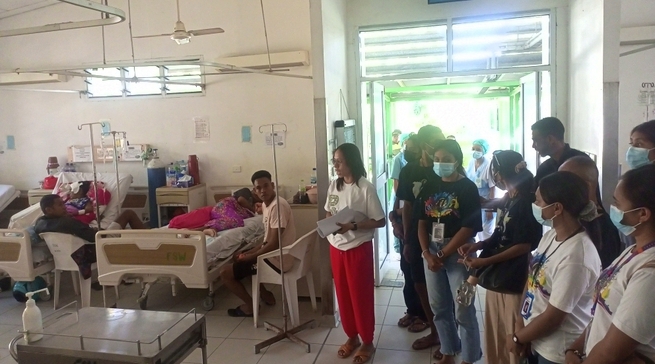 Kunjungi Hospital Nasional Guido Valadares Timor Leste, Rombongan Tur Rohani OMK Shanter Kefa Gelar Aksi Sosial