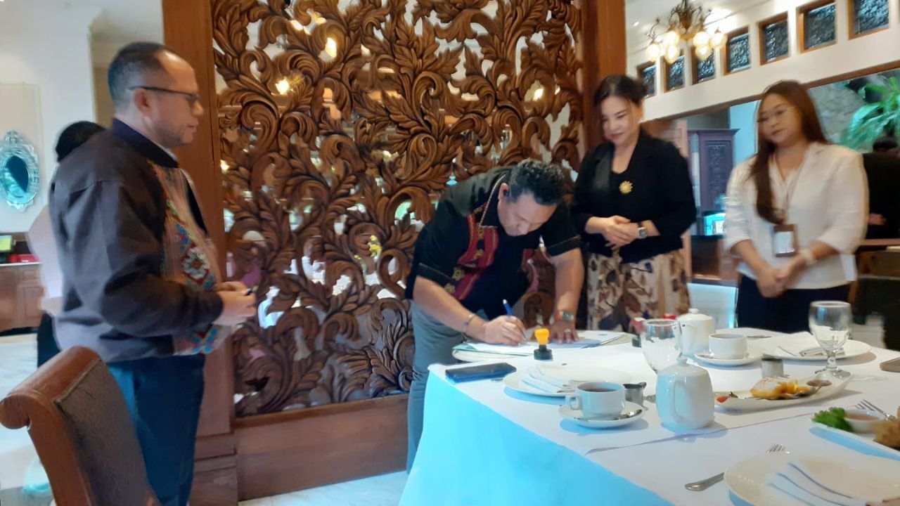Bupati TTU Teken MoU Dengan PT. Cipta Megaswara Televisi (Kompas TV)
