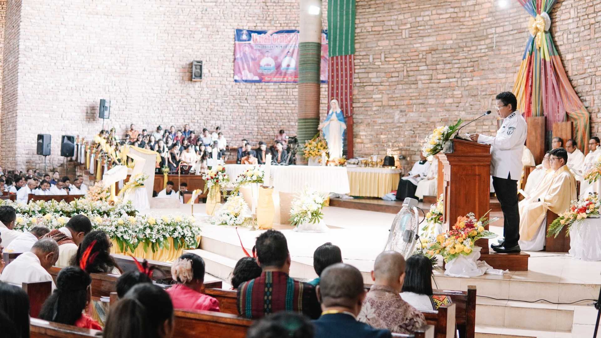 Tahbisan Imam Baru, Wabup TTU Tekankan Peran Gereja sebagai Mitra Kemanusiaan