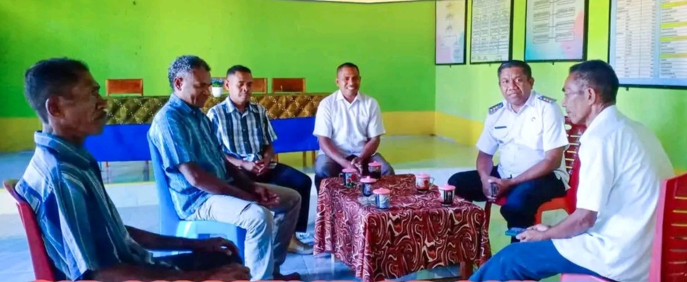 Sidak di Desa Kiusili, Camat Bikomi Selatan Tekankan Disiplin Aparatur