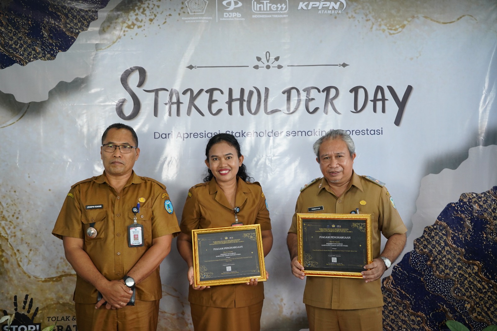 Stakeholder Day, Pemda TTU Raih Dua Penghargaan Terbaik dari KPPN Atambua