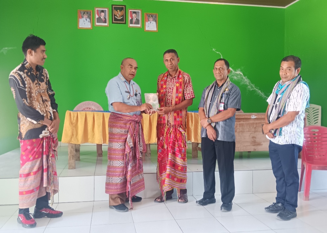 Dinas Perpustakaan dan Kearsipan TTU Nilai Enam Perpustakaan Desa